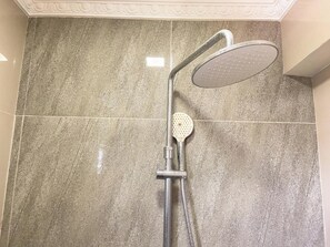 Deluxe Apartment | Bathroom | Shower, free toiletries, towels, soap - Luxurious 3Br At Gateway Ahmad Yani Cicadas Apartment (Bandung)