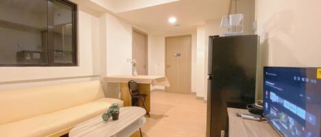 Deluxe Apartment | Living area