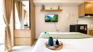 Room - Cozy And Tranquil Studio Apartment At Tokyo Riverside Pik 2 (Teluknaga)