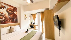Deluxe Studio | Desk - Cozy And Tranquil Studio Apartment At Tokyo Riverside Pik 2 (Teluknaga)
