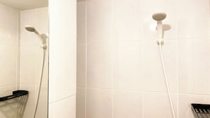 Bathroom - Cozy And Tranquil Studio Apartment At Tokyo Riverside Pik 2 (Teluknaga)