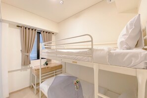 Deluxe Apartment | 3 bedrooms, desk
