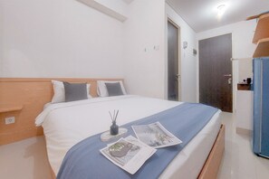 Desk - Good Choice And Modern Studio Apartment At Serpong Garden (Cisauk)