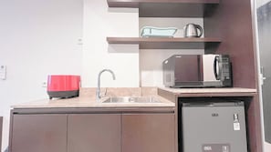 豪華開放式客房 | 私人廚房 | 電冰箱、微波爐、電鍋