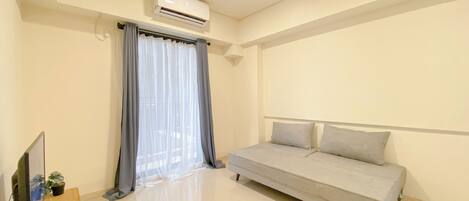 Deluxe Apartment | Living area