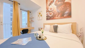 Deluxe Studio | Desk - Cozy And Great Deal Studio Apartment At Tokyo Riverside Pik 2 (Teluknaga)