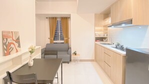 豪華公寓 | 私人廚房 | 雪櫃、爐具、電飯煲、餐桌