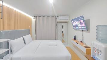 Deluxe-Studio | Schreibtisch