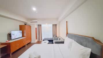 Deluxe Studio