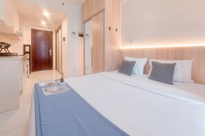 Room - Good And Cozy Stay Studio At Sky House Alam Sutera Apartment (Tangerang)