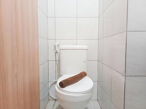 Ducha, artículos de tocador gratuitos, toallas, jabón