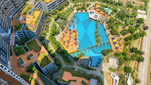 Comfort And Great Location Studio At Gold Coast Apartment