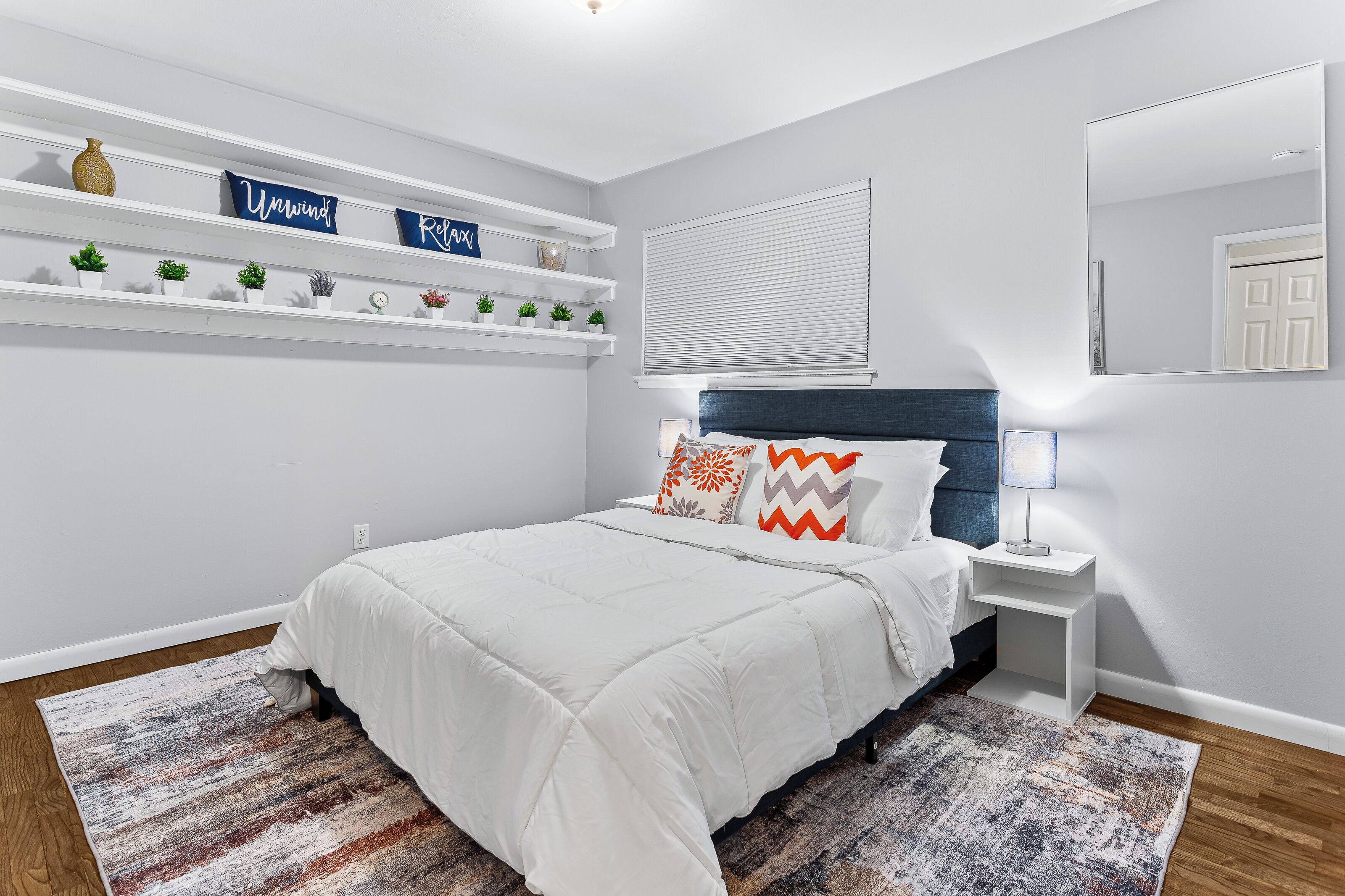 3 chambres, coffre-fort, bureau, fer et planche à repasser