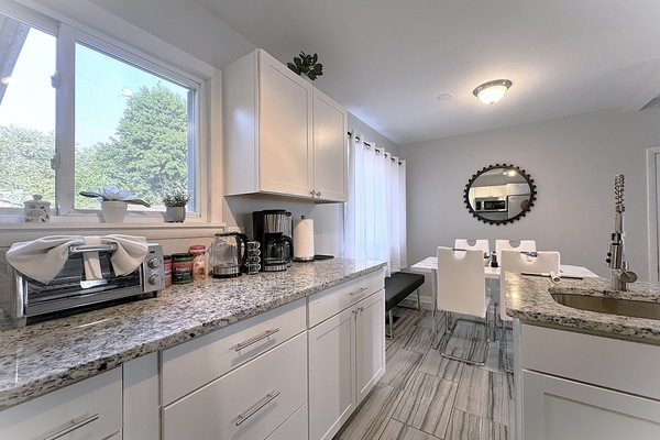 Køleskab, mikrobølgeovn, ovn, kogeplade