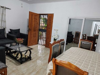 2 bedroom house with garden and terrace - vacation rentals Libreville