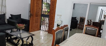 2 bedroom house with garden and terrace - vacation rentals Libreville