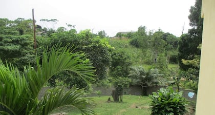 Maison de 2 chambres avec jardin - location vacances Libreville - Akanda - Gabon