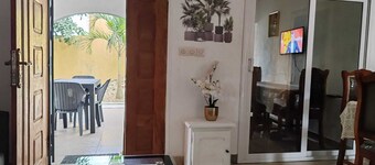 2 bedroom house with garden and terrace - vacation rentals Libreville