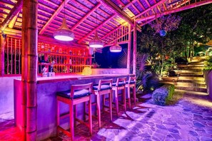 Bar (en la propiedad)