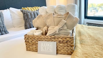 1 slaapkamer, een strijkplank/strijkijzer, wifi, beddengoed