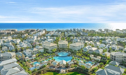 Seeking Sunsets 30A | Dog Friendly | Seacrest Beach House | 12,000 sq' Resort Pool | Steps to Beach