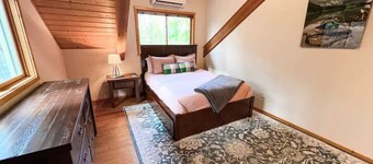 Peace & Quiet | 3 King Beds | Hot Tub | 7 Acres!