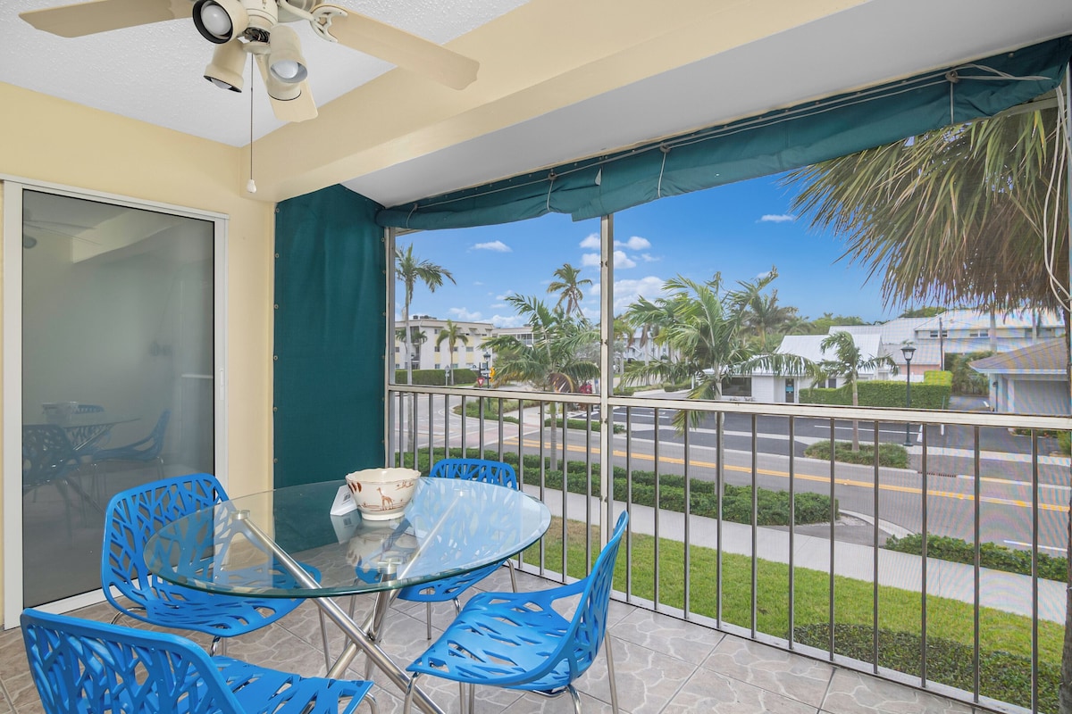 Photo 10 of Charming 2-Bedroom Apartment in the Heart of Olde Naples