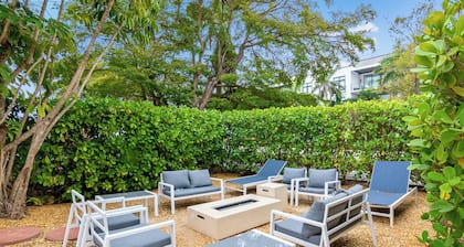 Charming 2-Bedroom Apartment in the Heart of Olde Naples