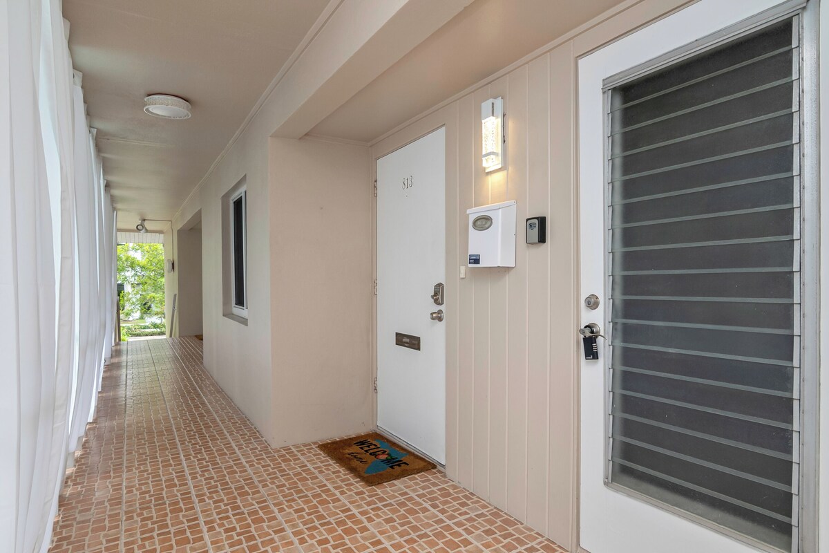 Photo 7 of Charming 2-Bedroom Apartment in the Heart of Olde Naples