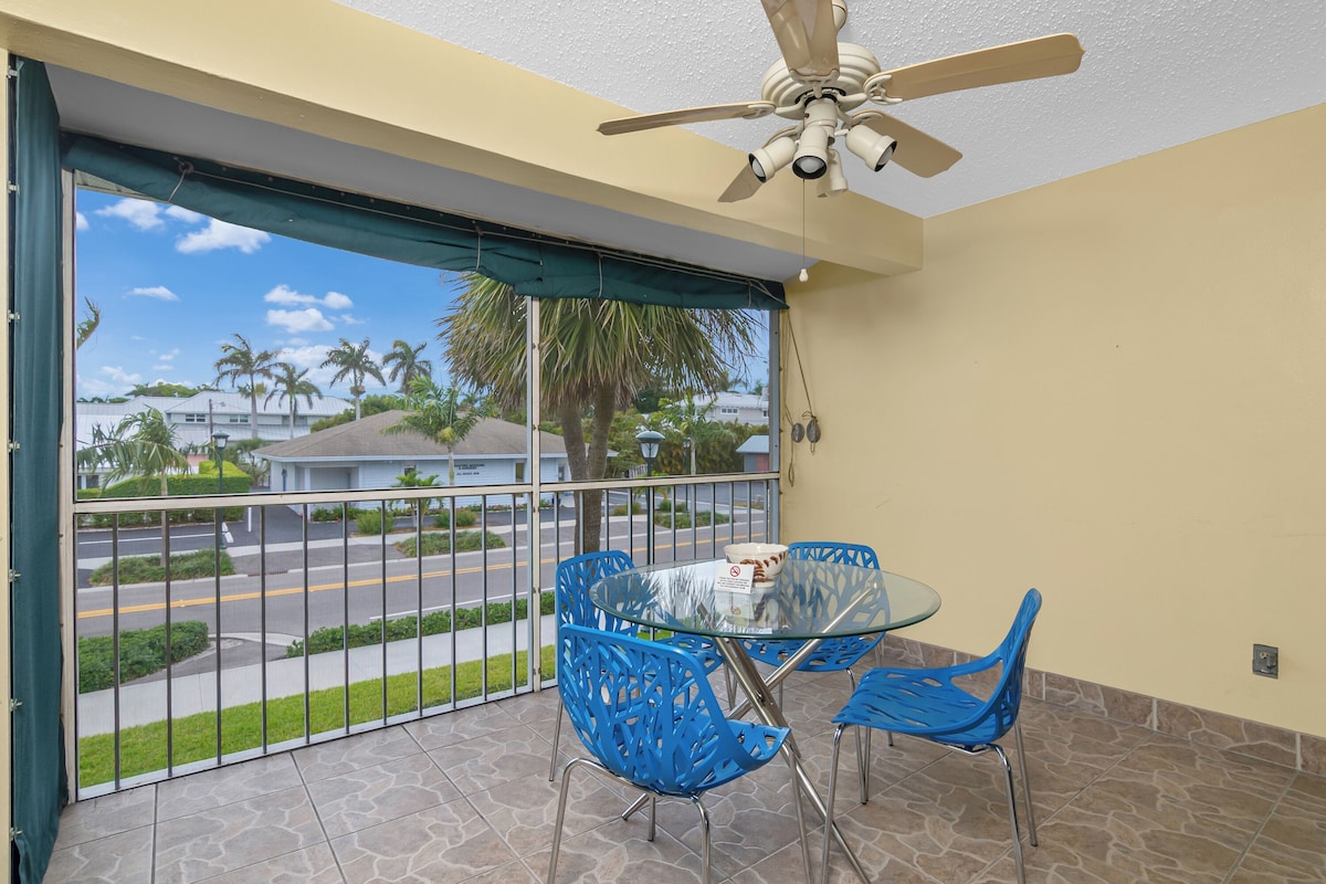 Photo 11 of Charming 2-Bedroom Apartment in the Heart of Olde Naples