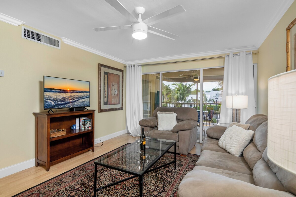 Photo 13 of Charming 2-Bedroom Apartment in the Heart of Olde Naples
