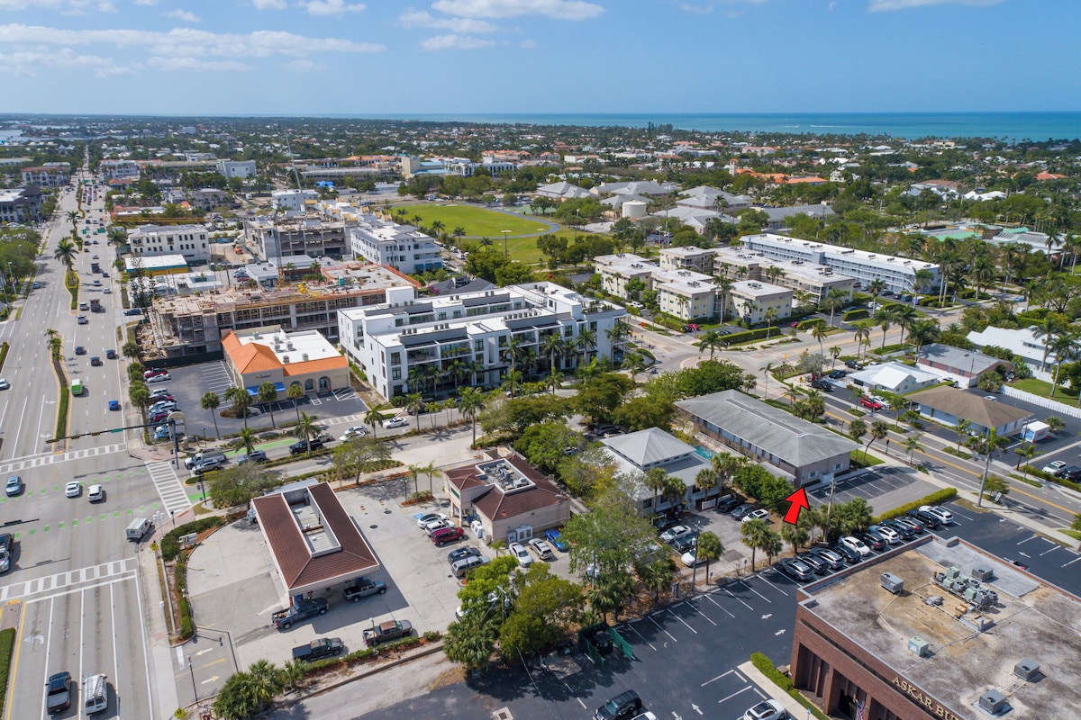 Photo 23 of Charming 2-Bedroom Apartment in the Heart of Olde Naples