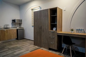 Superior Quadruple Room | Free WiFi - Hotel Bugambilias (León)