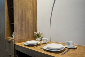 Superior Quadruple Room | Free WiFi - Hotel Bugambilias (León)
