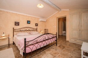 4 habitaciones, internet y ropa de cama 