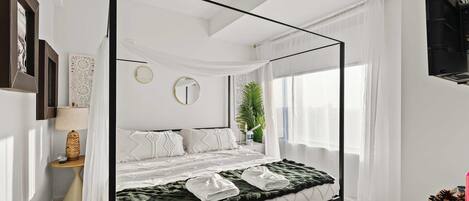 1 bedroom, iron/ironing board, travel crib, WiFi