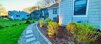 Steps to 3 Falmouth Beaches in our 6+bedroom with oversized outdoor shower