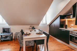 In-room dining - Central & Typical Lisboa by GT House (Lisbon)