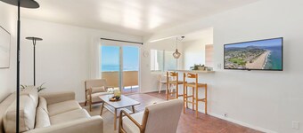 NEW 2 BR Condo I Carpinteria. Lovely Sunsets & Walk Everywhere!