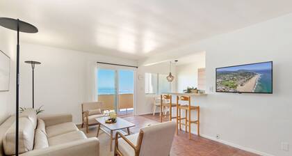 NEW 2 BR Condo I Carpinteria. Lovely Sunsets & Walk Everywhere!
