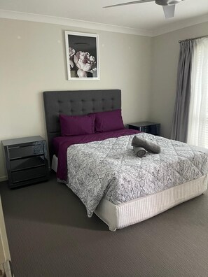 4 chambres, fer et planche à repasser, accès au Wi-Fi (inclus)