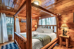 3 bedrooms, iron/ironing board, travel crib, WiFi