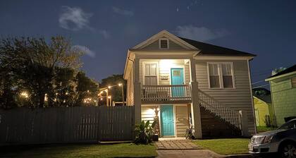 Location! Location! Beach themed 2-bedroom unit- 2 blocks from the beach!