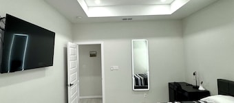 Charming 3-bedroom house in Brownsville minutes away from SpaceX!