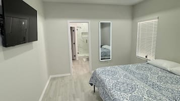 3 slaapkamers, een strijkplank/strijkijzer, wifi, beddengoed