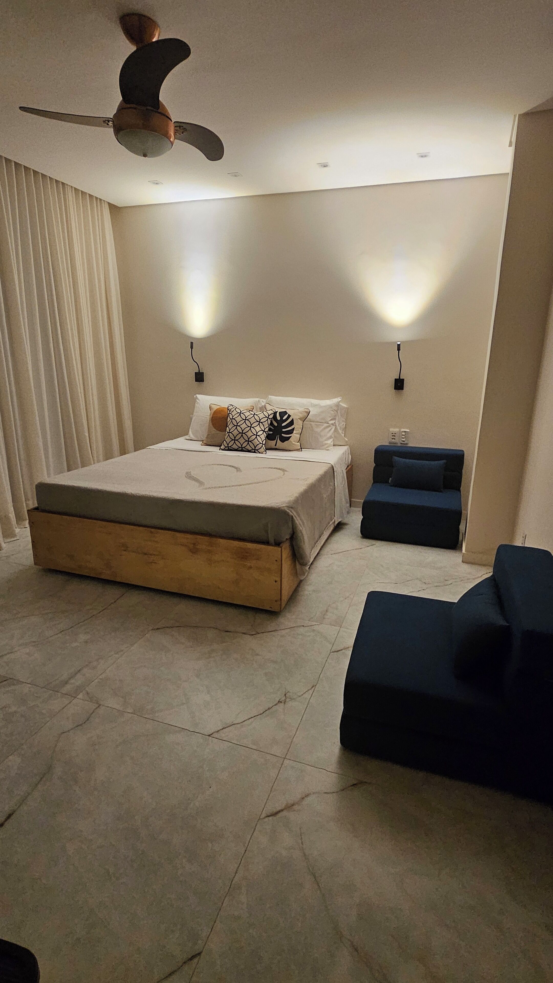 2 bedrooms, WiFi, bed sheets, wheelchair access