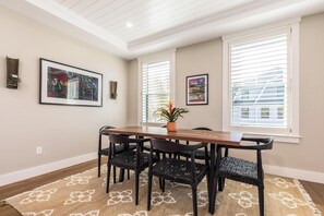 Dining - Stunning Lux Townhouse with Boat Slip-Little Bay, Dover, NH.  (Dover)