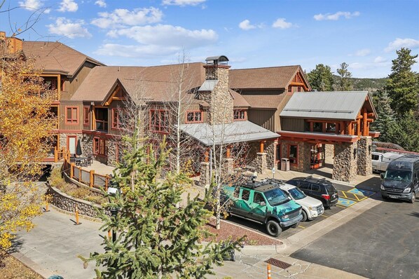 Condo, 2 Bedrooms | Exterior