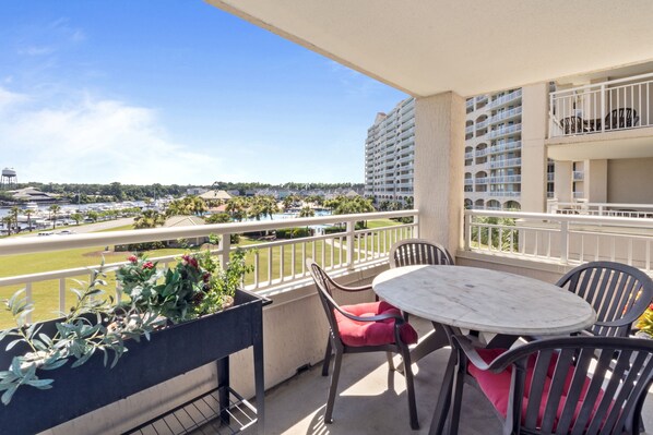 Condo, 2 Bedrooms | Outdoor dining