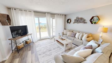 Condo, 2 quartos | Área de estar